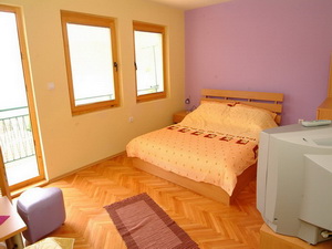 Izdajem soba u Ohrid, Violet room Ohrid
